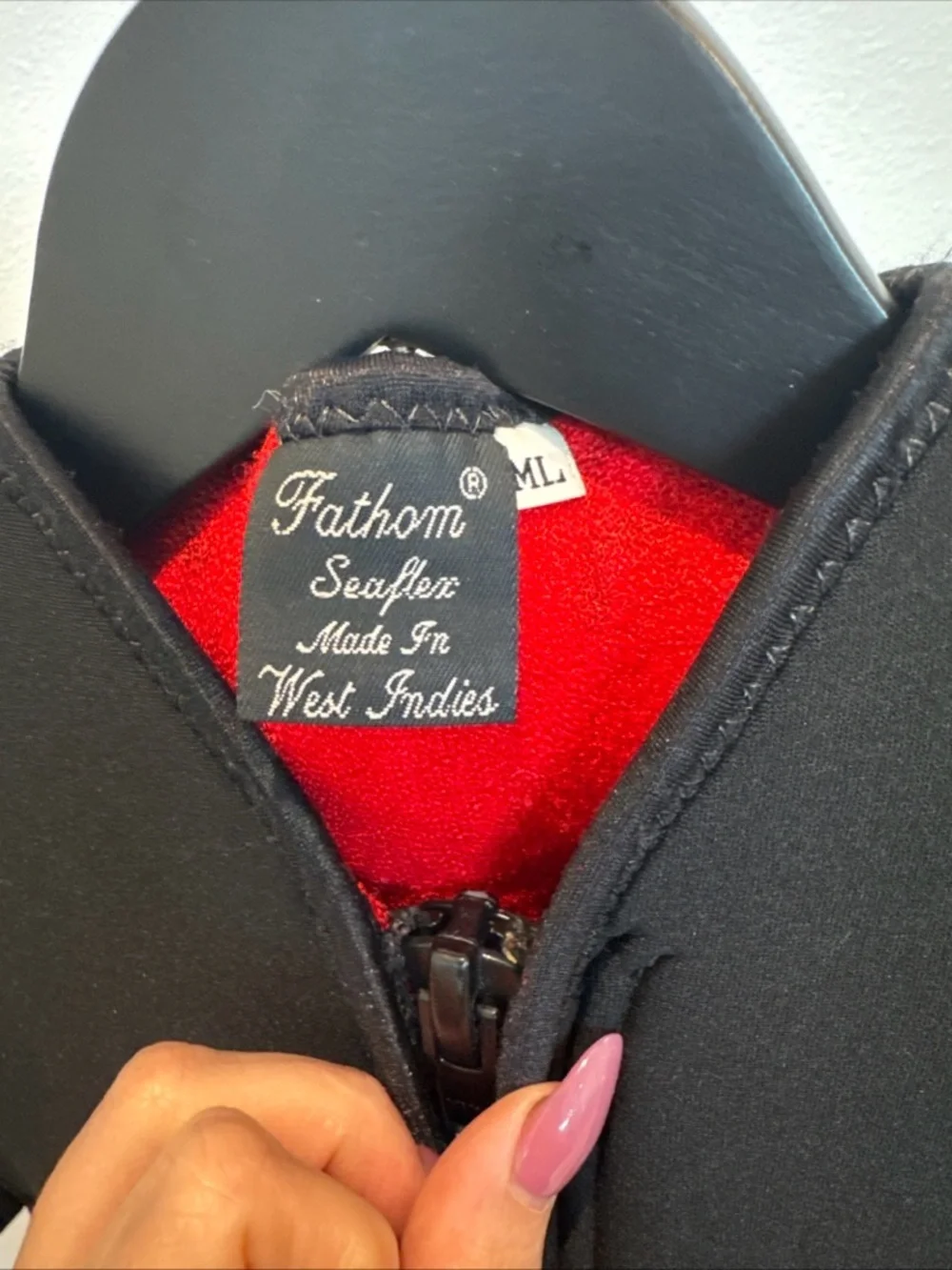Fathom‎ Seaflex Neoprene Top with Red Interior